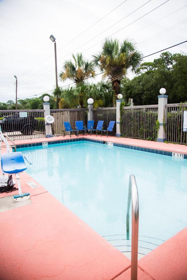 Baymont By Wyndham Fort Walton Beach Мери Естер Екстериор снимка