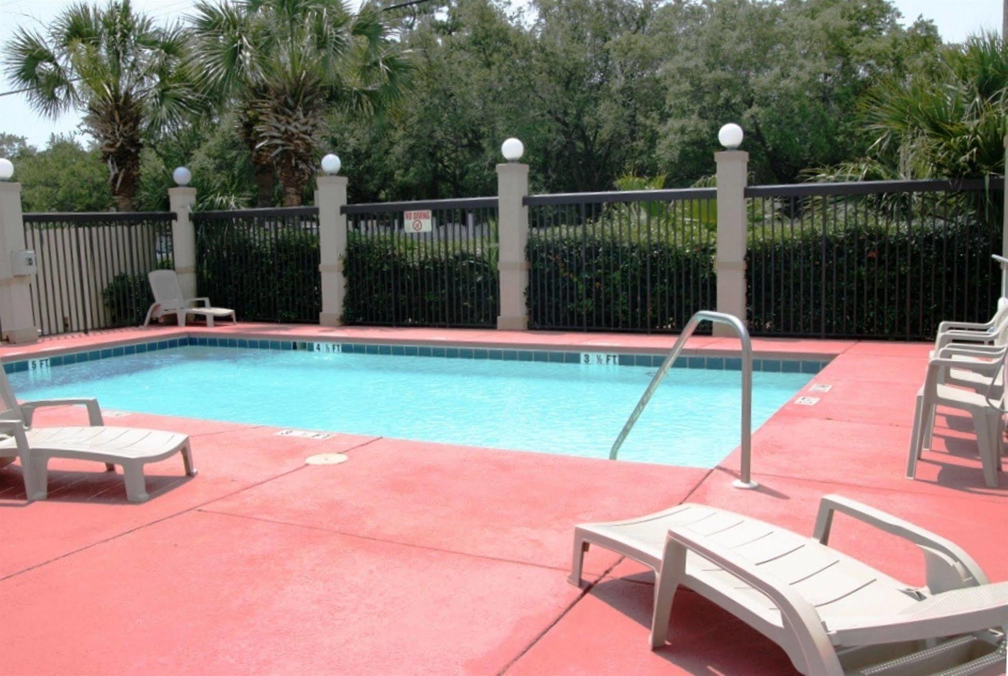 Baymont By Wyndham Fort Walton Beach Мери Естер Екстериор снимка